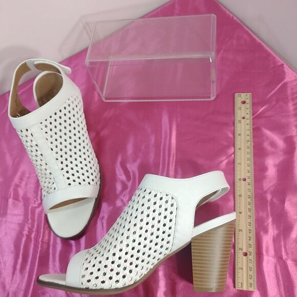 Charlotte Russe Womens SZ 11M White Peep Toe 3.5" Lauren Ankle Booties. - Picture 8 of 10